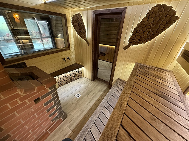 Баня с бассейном внутри