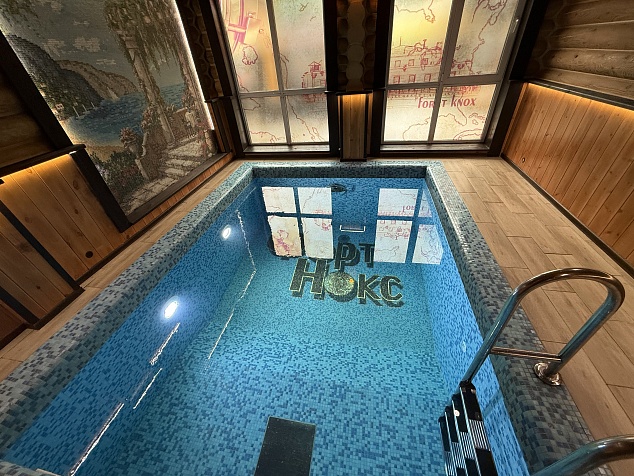 Баня с бассейном внутри